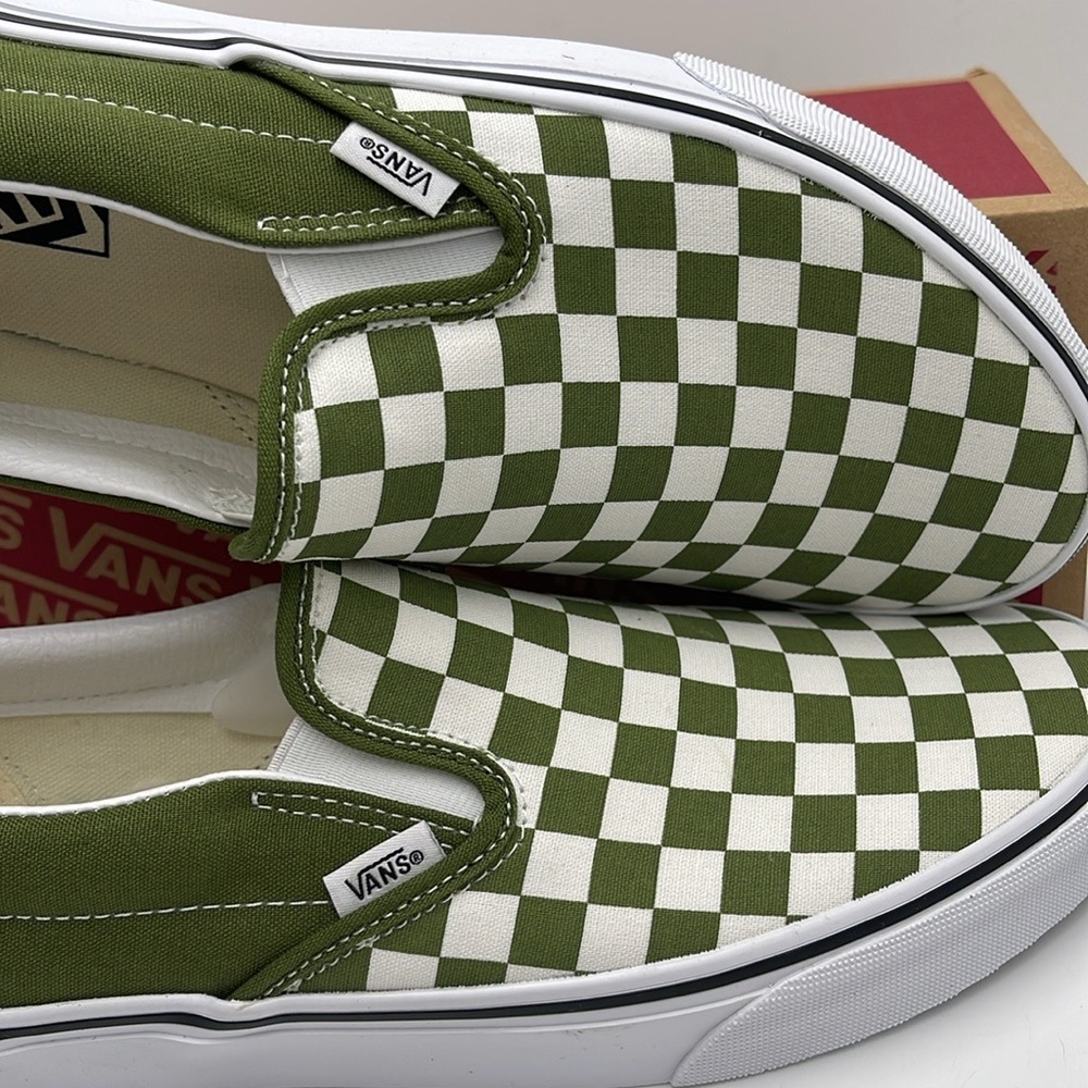 Vans Men’s Classic Slip-On Color Theory Checkerboard
VN000D03CIB
Sneakers - Picture 15 of 16
